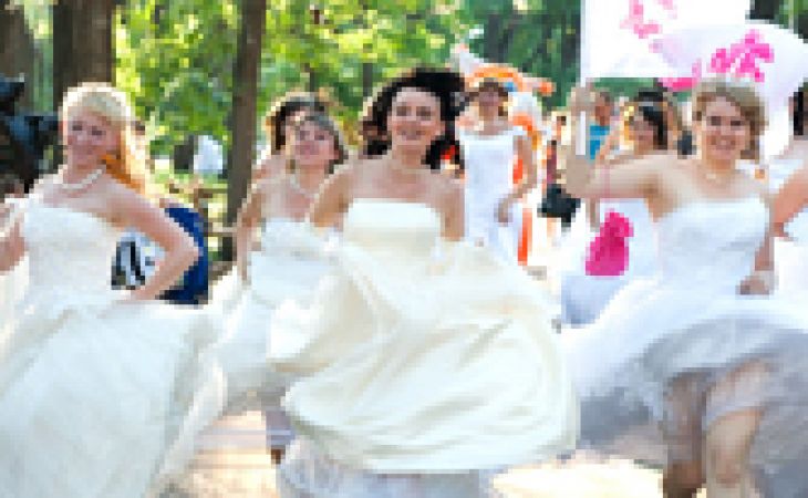 Барнаул присоединился к акции "Сбежавшие невесты"