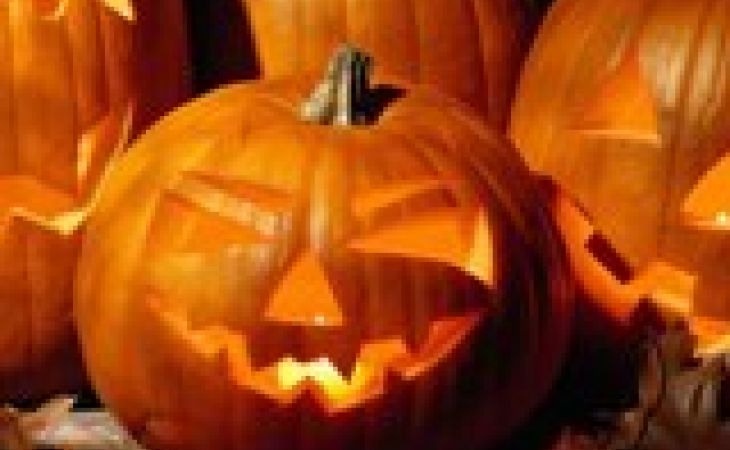 Хэллоуин, или канун Дня всех святых, отмечают 31 октября
