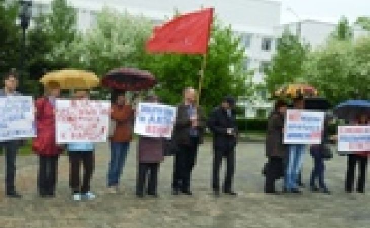 Митинг обманутых дольщиков в Барнауле: "Если нас не услышат, мы устроим самосожжение"