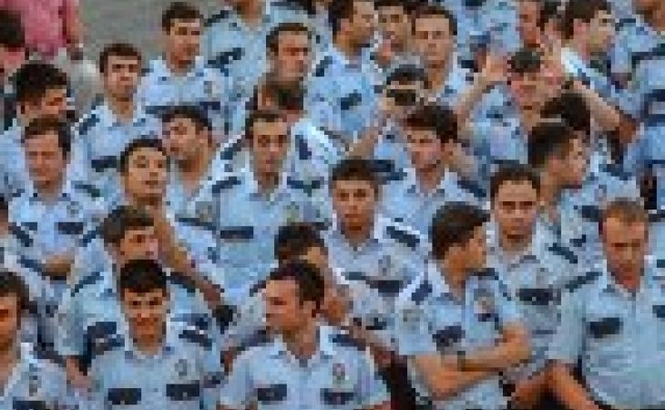 Сотни полицейских уволены из-за коррупционного скандала в Турции
