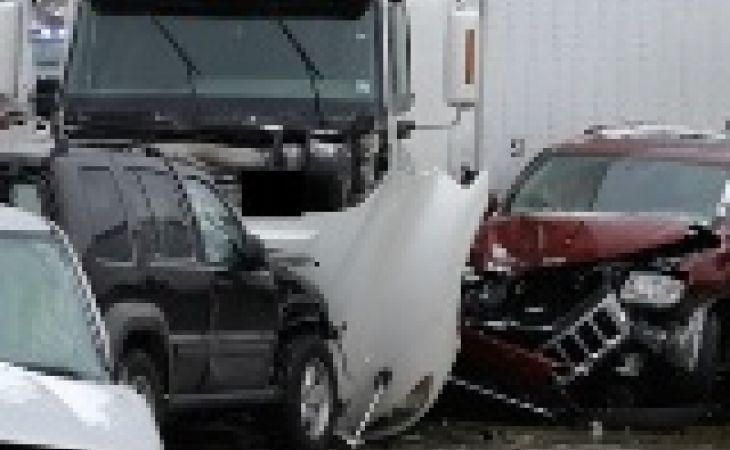 Более 30 человек пострадали в ДТП с участием 40 машин в Канаде