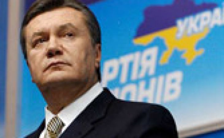 Президент Украины Янукович ушел на больничный