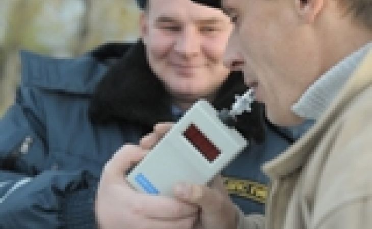 Полиция намерена проверять "на алкоголь" всех мелких хулиганов