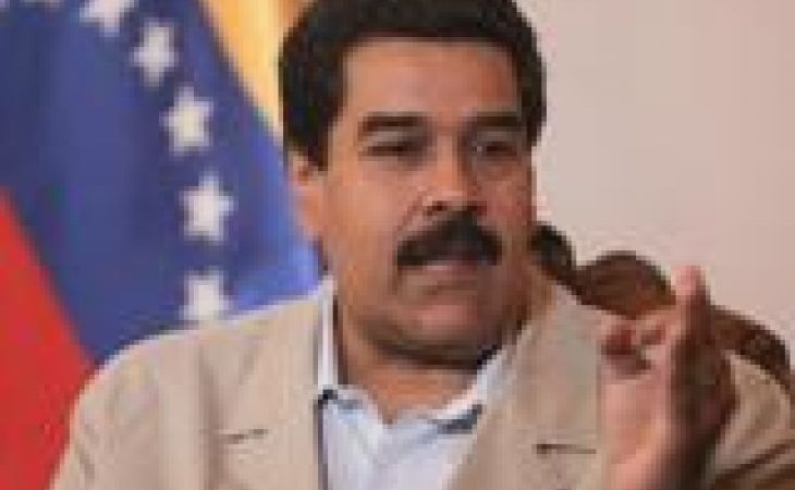 Президент Венесуэлы выслал из страны трех американских дипломатов