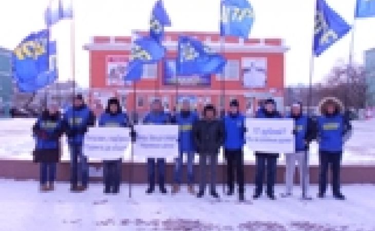 Барнаульские "жириновцы" провели пикет против повышения цен на проезд
