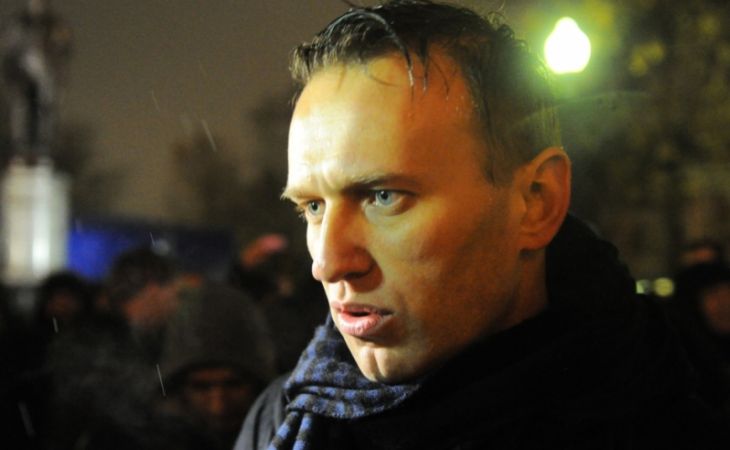 Задержанного за митинг в поддержку "узников Болотной" Навального оставили на ночь в полиции