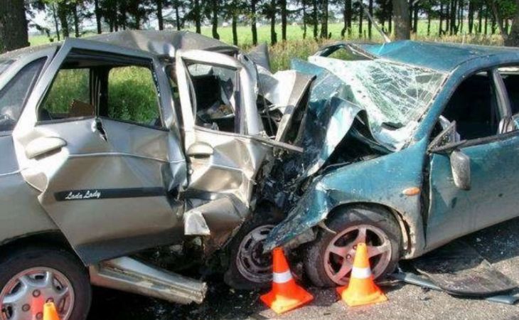 Водитель "Газели" погиб при столкновении с автобусом на алтайской трассе