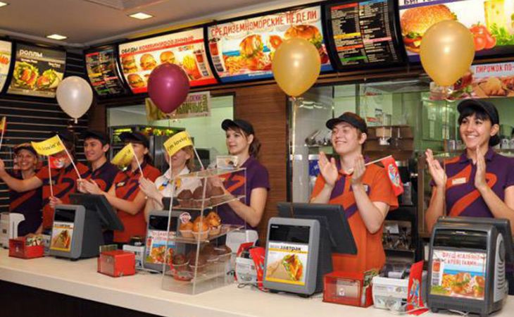Владелец сети "Макдоналдс" выплатит сотрудникам компенсацию в размере 500 тысяч долларов