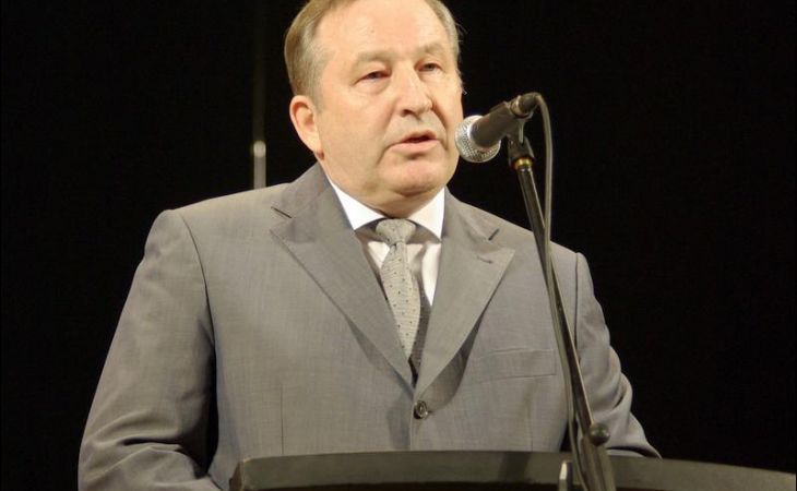 Демократия по-карлински: зачем губернатору Алтайского края бутафорские конференции?