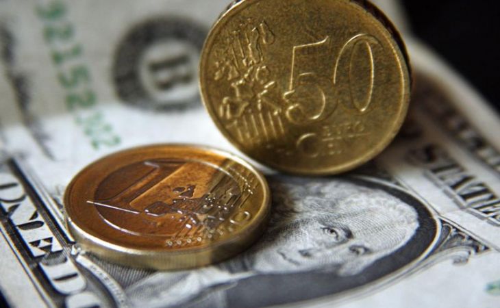 Доллар впервые за неделю упал ниже 36 рублей