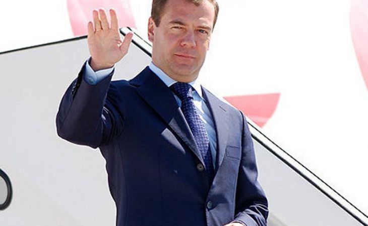 Медведев прибыл в Крым для обсуждения развития республики