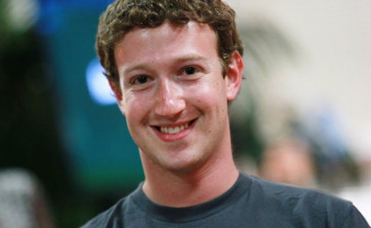 Доход основателя Facebook Марка Цукерберга за год составил 1 доллар