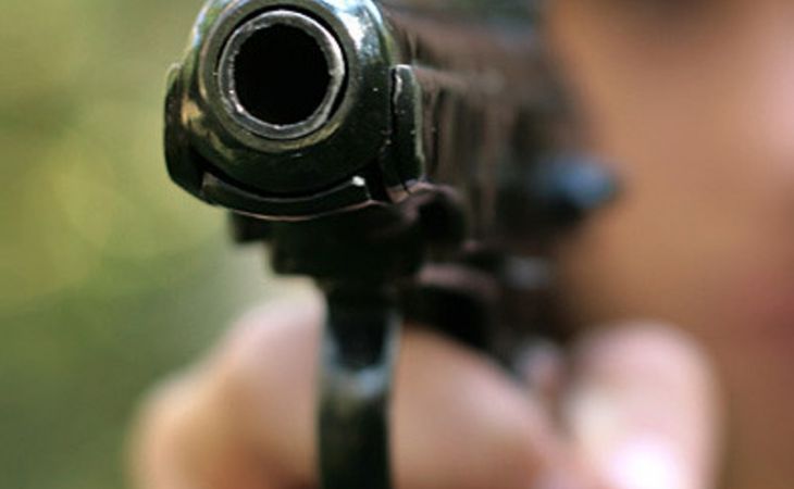 Пьяный барнаулец с пистолетом в руках угрожал убийством продавцу ТРК "Европа"