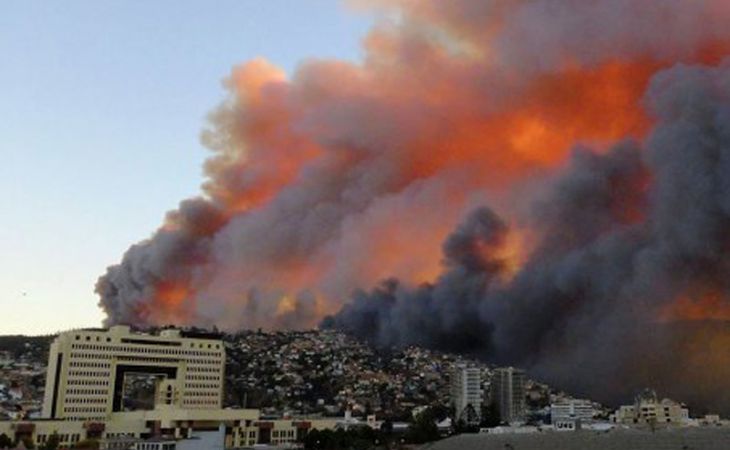 Непрекращающийся пожар унес 12 жизней в Чили