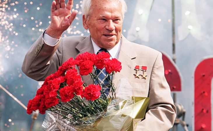 Сергей Шойгу учредил медаль имени Михаила Калашникова