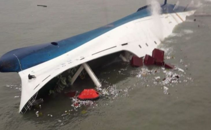 Число погибших при крушении парома у берегов Южной Кореи увеличилось до четырех