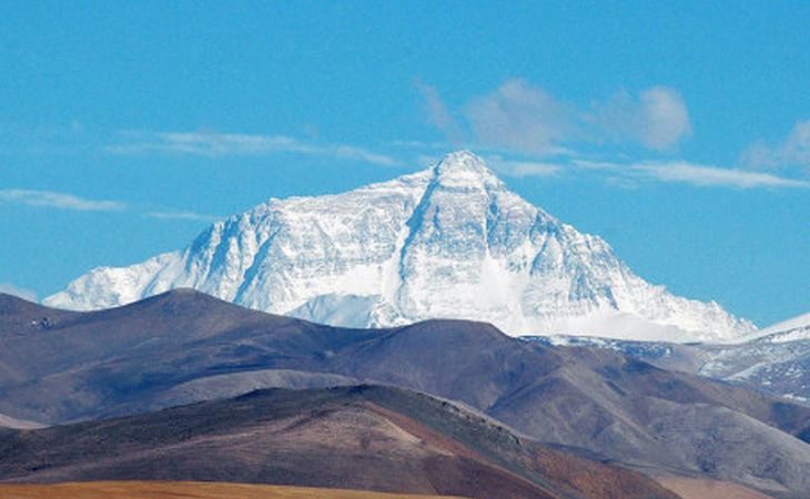 Эверест из-за смертельных лавин закрыт для восхождения до конца года