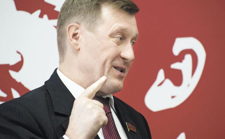 Коммунист Анатолий Локоть официально получил полномочия мэра Новосибирска