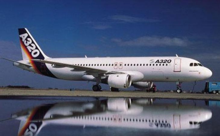 Самолет со 119 пассажирами на борту совершил аварийную посадку в Москве