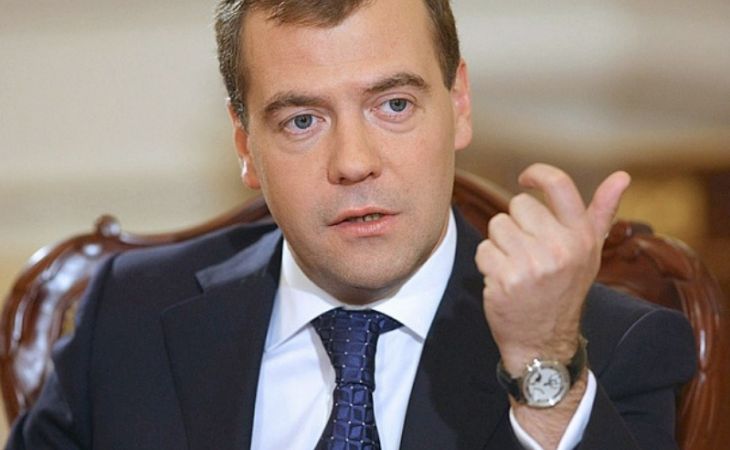 Медведев потратит на развитие транспорта в Крыму более семи млрд рублей