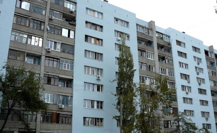 Мать с 4-месячной дочкой в Ленобласти выбросилась с седьмого этажа из-за "голосов"
