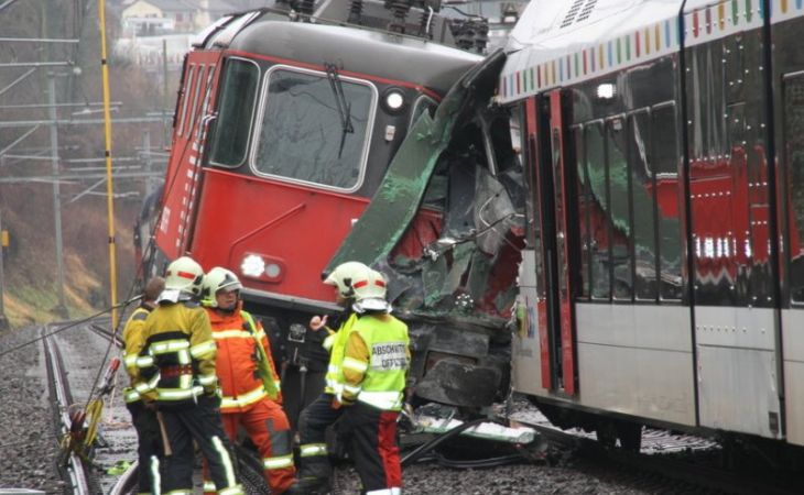 Четыре человека погибли в результате столкновения двух поездов в Подмосковье