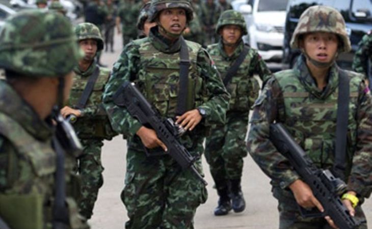 Армия Таиланда приостановила действие Конституции