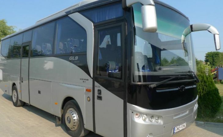 Автобус с футбольной командой "Чита" попал в аварию в Омской области
