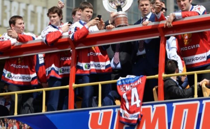Путин пообещал хоккеистам сборной подарить автомобили за победу на чемпионате мира