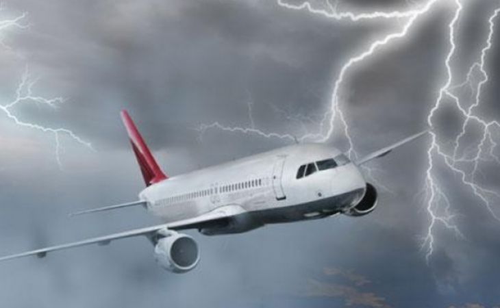 Молния попала в пассажирский самолет, следовавший рейсом Симферополь – Москва