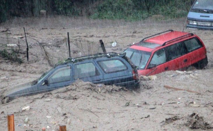 Траур объявили в Болгарии в память о погибших в результате наводнения