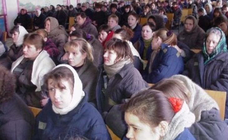 200 уголовниц вывезены из женской колонии под Луганском