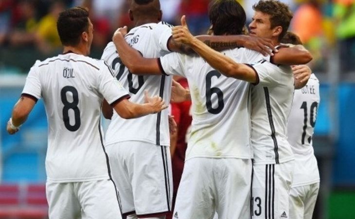 Германия обыграла Алжир и вышла в четвертьфинал ЧМ