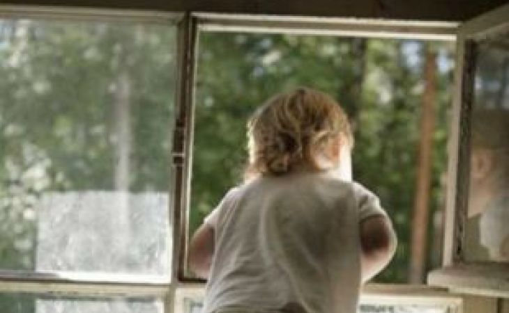 Двухлетняя девочка выпала из окна ростовской больницы