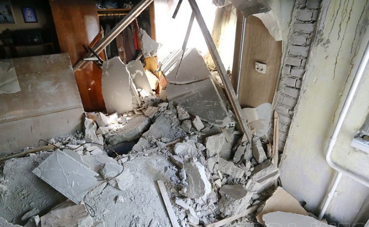 Разбор завалов на месте взрыва в жилом доме Барнаула продолжается