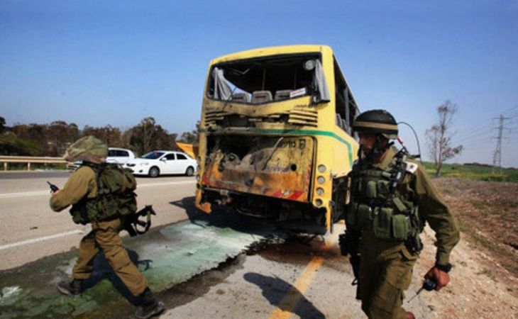 Четверо горняков погибли, 16 ранены в результате попадания снаряда в автобус в Донбассе