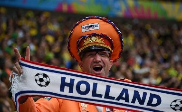Сборная Нидерландов стала бронзовым призером ЧМ, разгромив Бразилию