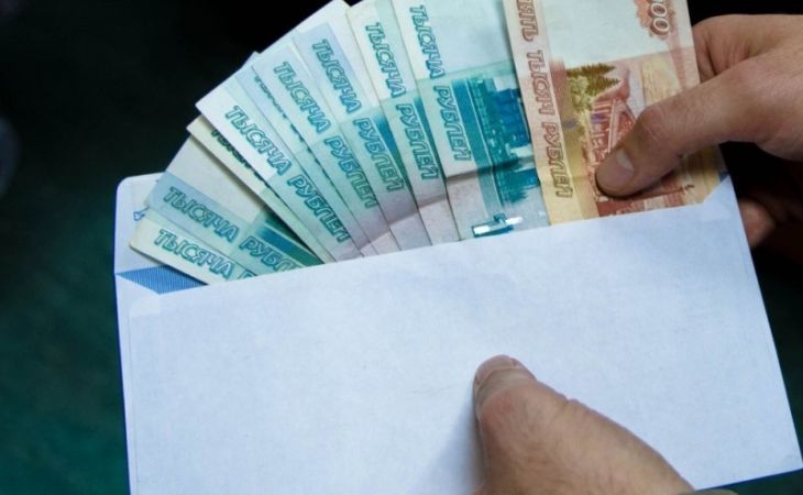 Декана юрфака АлтГУ обвинили в получении взятки и превышении должностных полномочий