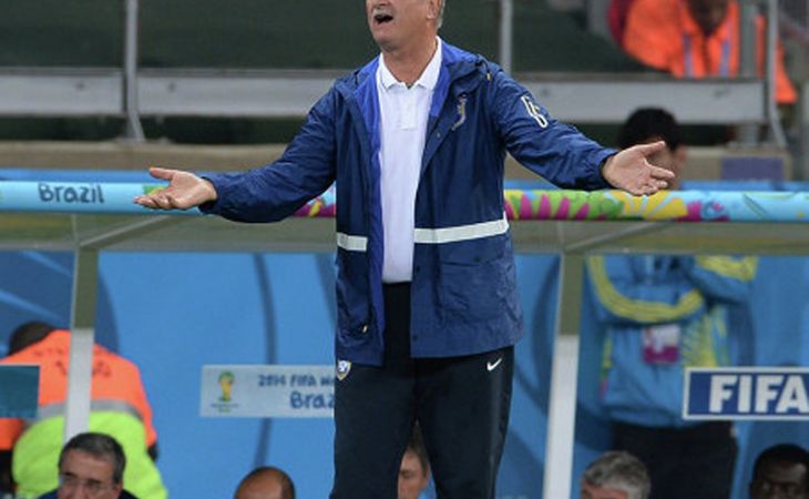Главный тренер сборной Бразилии по футболу Сколари отправлен в отставку