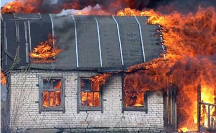 Следователи проводят проверку по факту пожара в Бельмесево, где погибли четыре человека