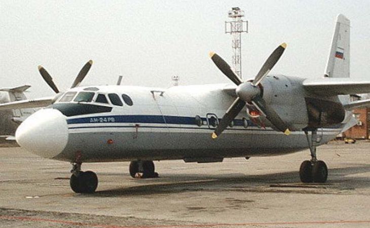 Самолет Ан-24 аварийно сел в аэропорту Якутска