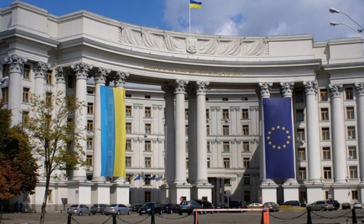 Киев просит Россию объяснить скопление войск на границе с Украиной