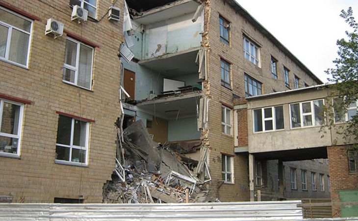 Здание политехнического института обрушилось в Красноярске