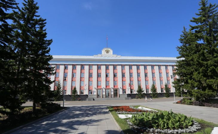 Администрация Алтайского края объяснила увольнения среди чиновников отставкой Карлина