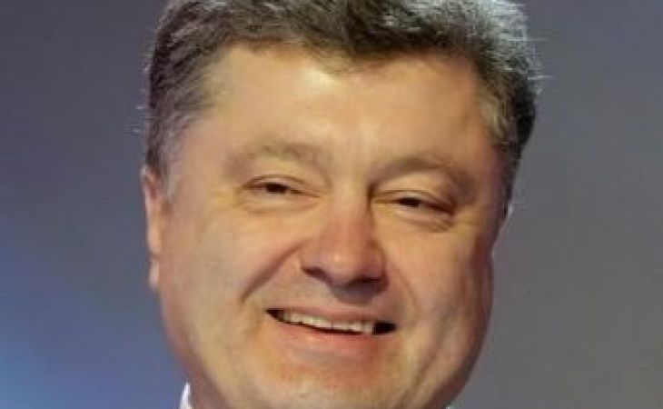 Порошенко вместе с США хочет оказать гуманитарную помощь Луганску