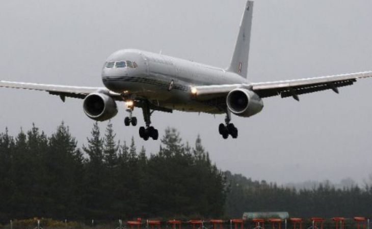 Пассажирский самолет экстренно вернулся в аэропорт Красноярска спустя час после вылета
