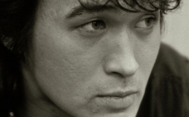 Музыкант Виктор Цой погиб 24 года назад