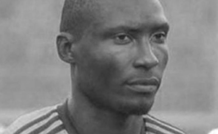 Камерунского футболиста Эбоссе убило предметом, брошенным с трибуны после матча в Алжире