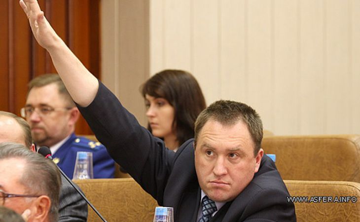 "Жириновец" Щукин снял вопрос о депутатах-прогульщиках с повестки сессии АКЗС