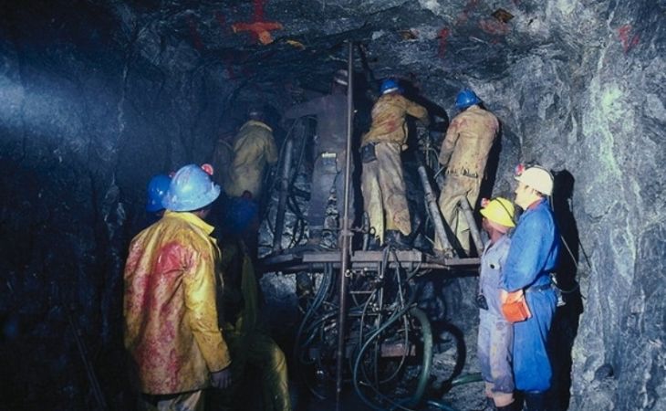 Более 30 горняков заблокированы в шахте в Боснии после землетрясения